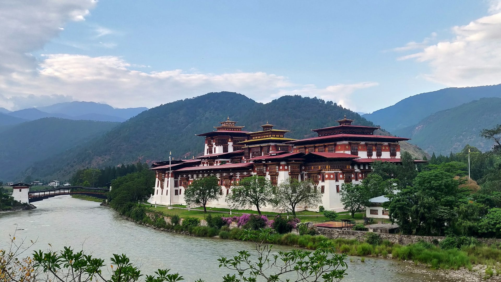Phuentsholing, Thimphu, Wangdue / Punakha & Paro - Drive In & Drive Out