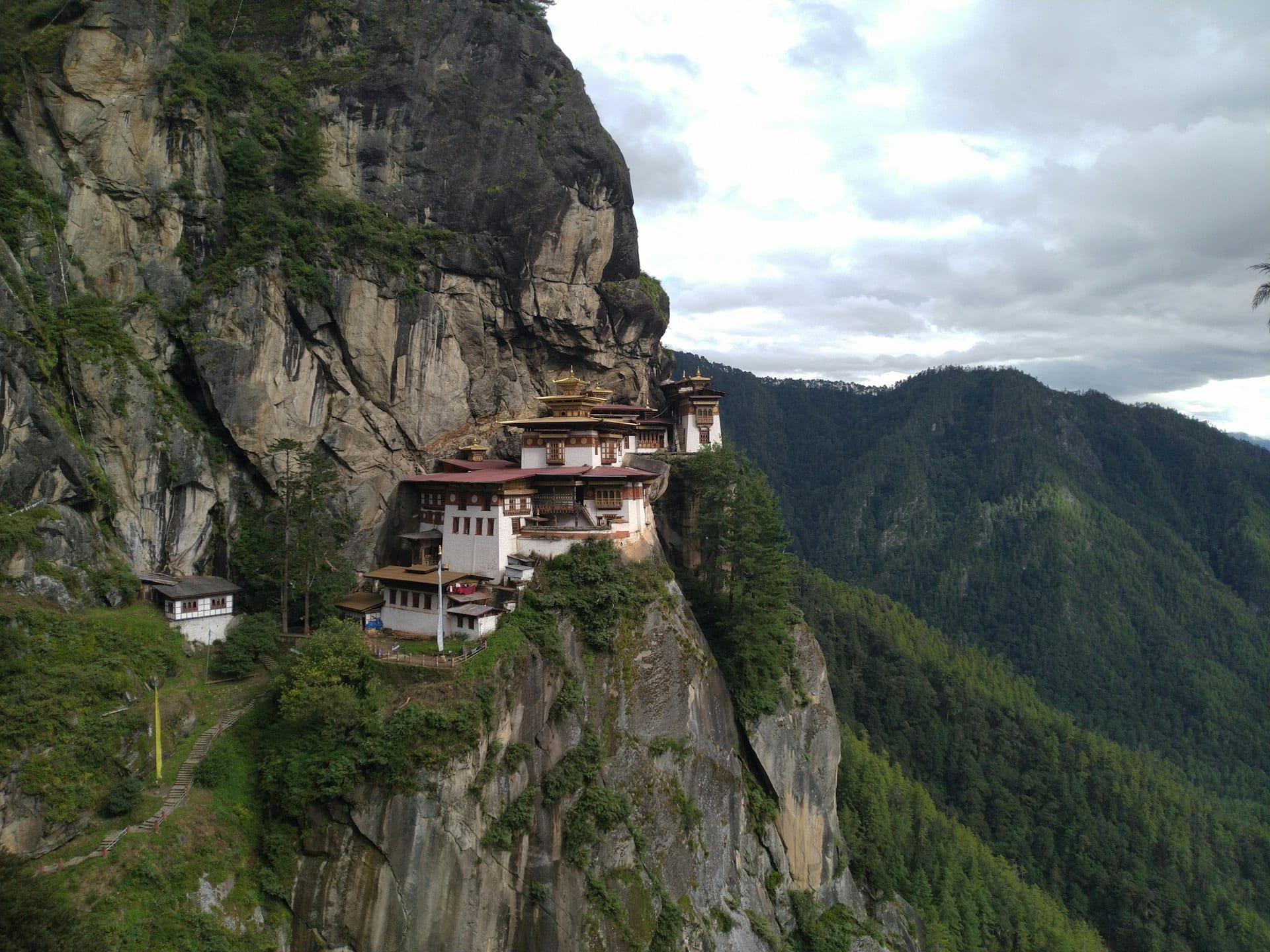 Thimphu, Wangdue / Punakha & Paro - Fly In & Fly Out